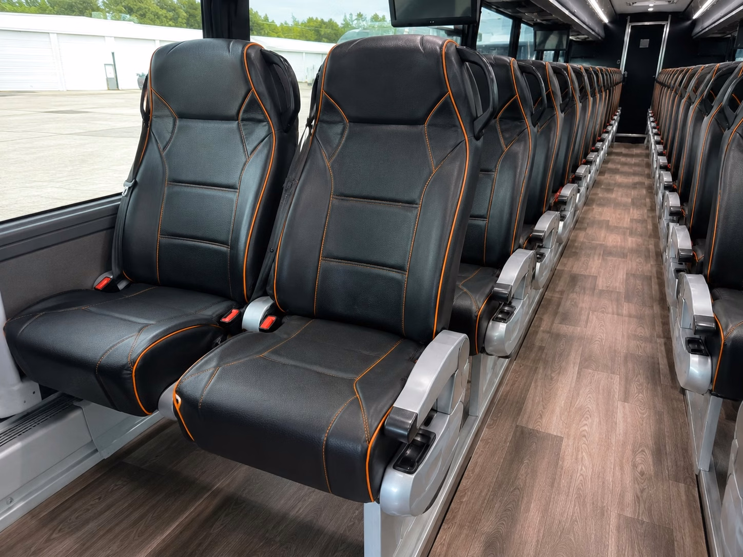 minibus rentals to colorado rockies games at coors field from aurora